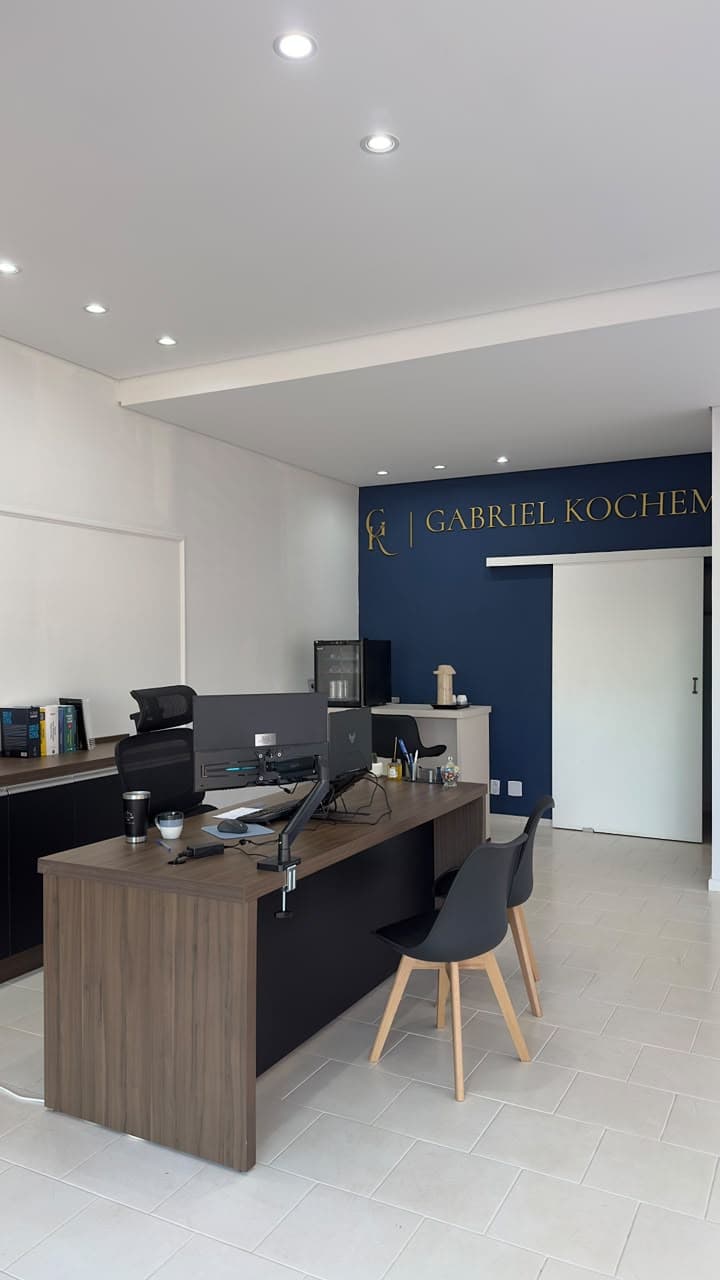 Sala de Trabalho e Reuniões - Gabriel Kochem Advocacia